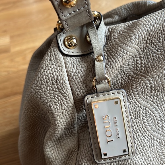 Tous brand new medium tote. Amazing color. Include the wallet. - Picture 3 of 11